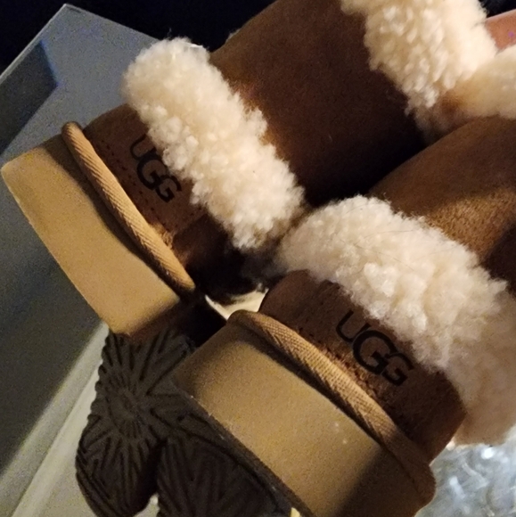 Ugg plus boots NEW - Picture 4 of 6